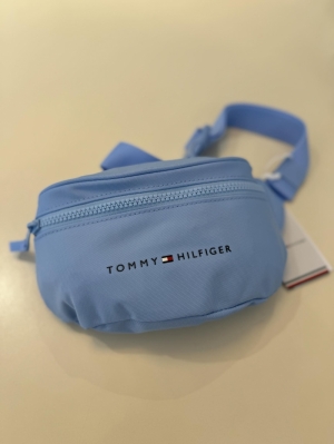 TH ESSENTIAL BUMBAG C1Z Vessel Blue