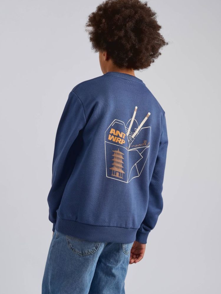 NOODLE BACKPRINT SWEATER 000436 - PACIFI