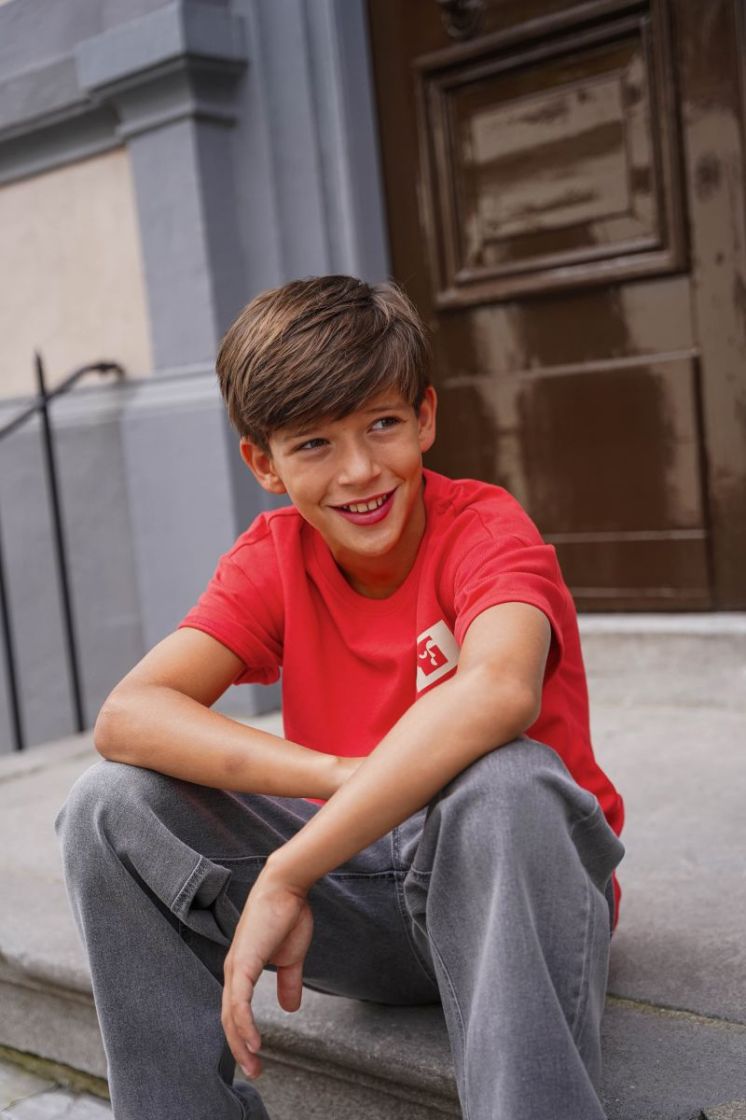 Ediz Flo boys tee Pepper